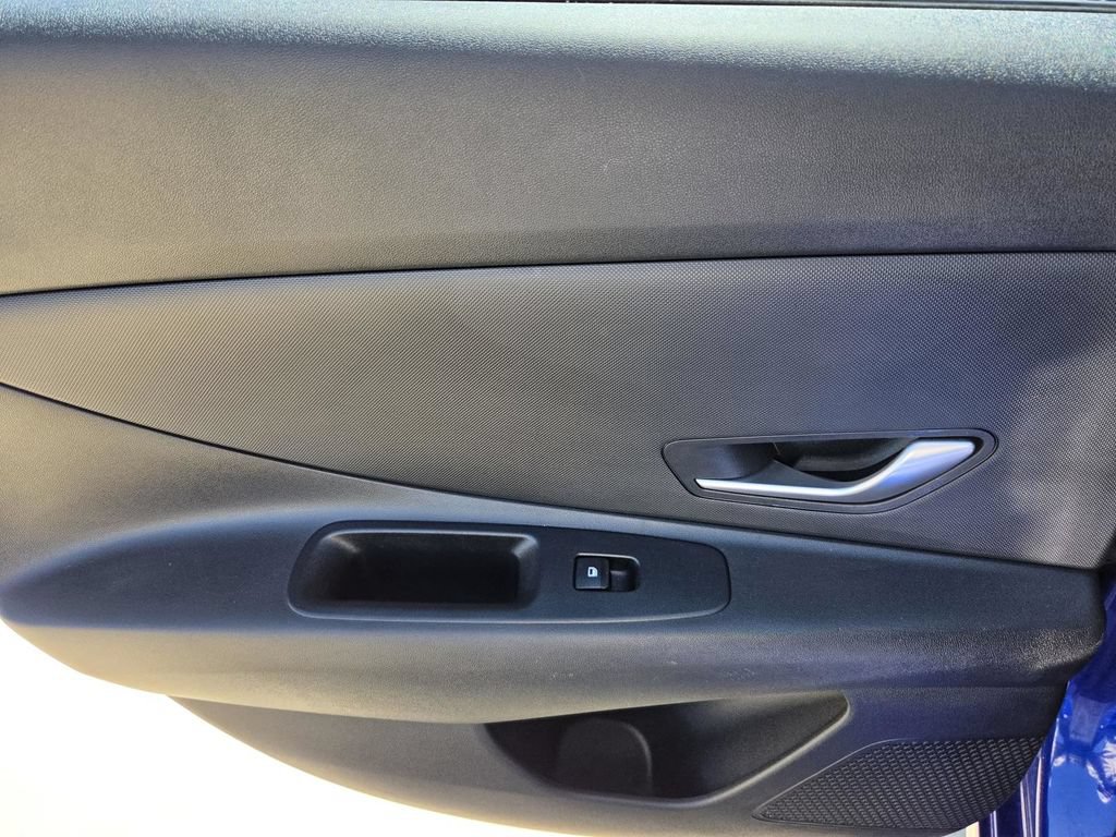 Used 2024 Hyundai Elantra SEL FWD image 9