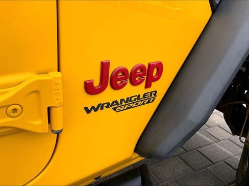 Used 2019 Jeep Wrangler Sport AWD/4WD image 24
