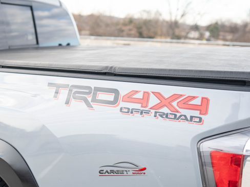 Used 2020 Toyota Tacoma TRD Off-Road image 16