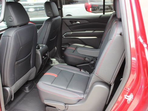 Used 2026 Chevrolet Traverse RS w/ LPO, Floor Liner Package AWD/4WD image 6