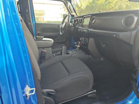 Used 2022 Jeep Wrangler Unlimited Sport AWD/4WD image 8