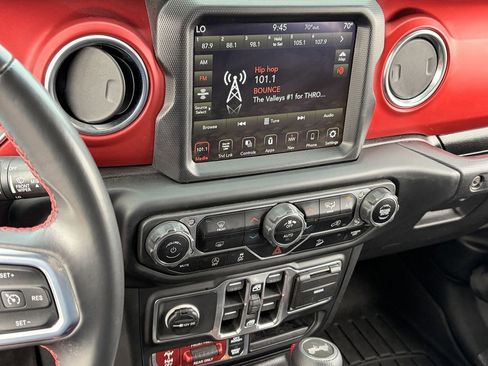 Used 2021 Jeep Wrangler Unlimited Rubicon AWD/4WD image 26