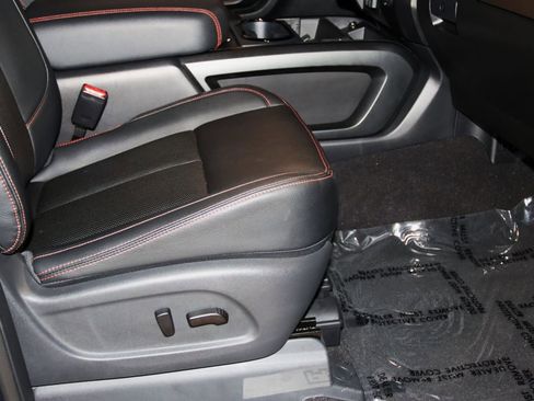 Used 2024 Nissan Titan PRO-4X w/ Pro-4x Convenience Package image 69