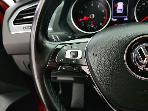 Used 2019 Volkswagen Tiguan SE FWD image 18