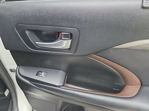 Used 2018 Toyota Highlander Limited w/ Protection Package #3 AWD/4WD image 32