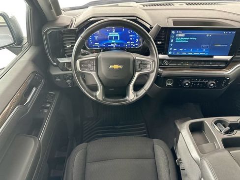 Used 2023 Chevrolet Silverado 1500 LT AWD/4WD image 10