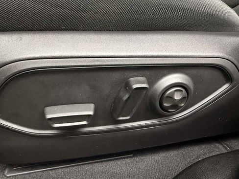 New 2025 Jeep Grand Cherokee Laredo image 18