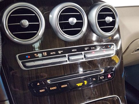 Used 2019 Mercedes-Benz GLC 300 image 37