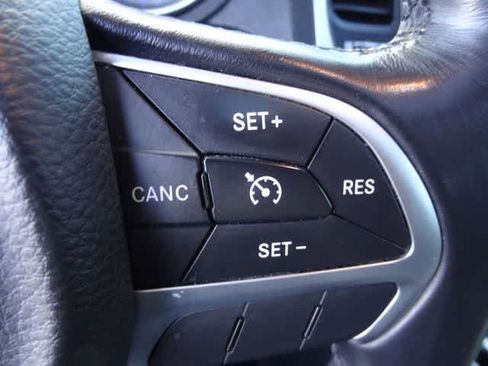 Used 2015 Chrysler 300 Limited AWD/4WD image 18