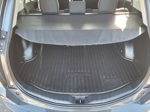 Used 2018 Toyota RAV4 LE w/ All Weather Liner Package FWD image 8