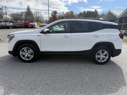 Used 2022 GMC Terrain SLE w/ Driver Convenience Package AWD/4WD image 2