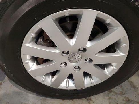 Used 2016 Chrysler Town & Country Touring image 30