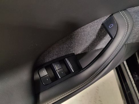 Used 2022 Tesla Model S image 25