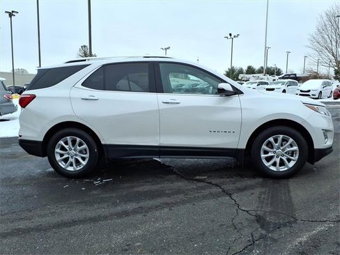 Used 2019 Chevrolet Equinox LT w/ Sun & Navigation Package image 8