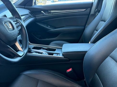 Used 2018 Honda Accord Sport image 13