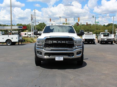 Used 2024 RAM 5500 Tradesman w/ Chrome Appearance Group AWD/4WD image 8
