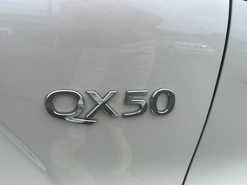 Used 2022 INFINITI QX50 Luxe w/ Appearance Package image 10