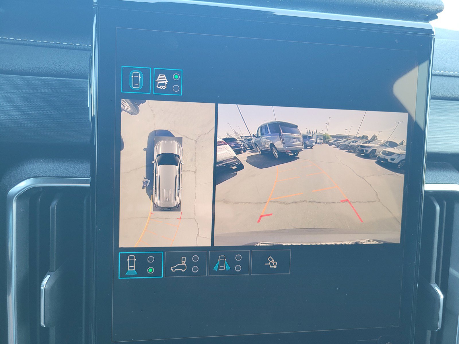 Used 2025 GMC Acadia Elevation FWD image 18