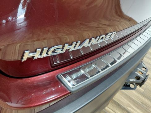 Used 2019 Toyota Highlander Limited Platinum AWD/4WD image 24