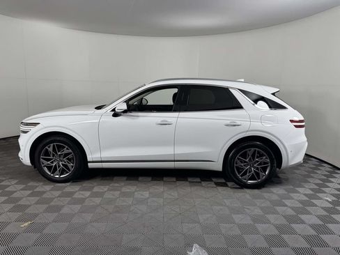 Used 2022 Genesis GV70 2.5T w/ Advanced Package AWD/4WD image 11