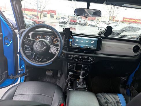 Used 2024 Jeep Gladiator Sport image 13