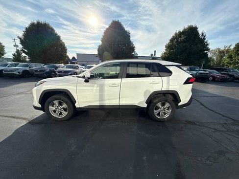 Used 2024 Toyota RAV4 XLE w/ Convenience Package AWD/4WD image 4