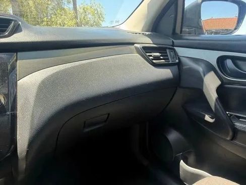 Used 2019 Nissan Rogue Sport S FWD image 24