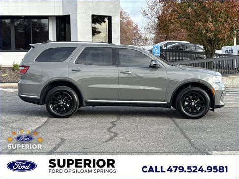 Used 2024 Dodge Durango SXT image 2