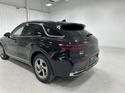 Certified 2026 Genesis GV70 2.5T Advanced image 15