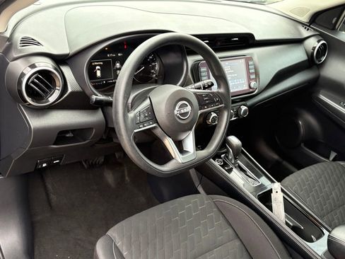 Used 2023 Nissan Kicks SV FWD image 18