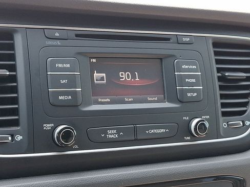 Used 2015 Kia Sedona LX FWD image 15