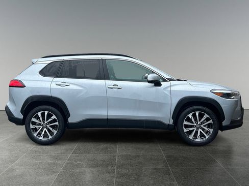 Used 2024 Toyota Corolla Cross XLE w/ Convenience Package AWD/4WD image 8