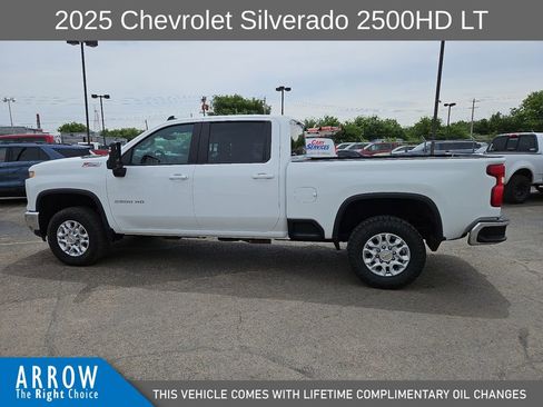Used 2025 Chevrolet Silverado 2500 LT AWD/4WD image 7