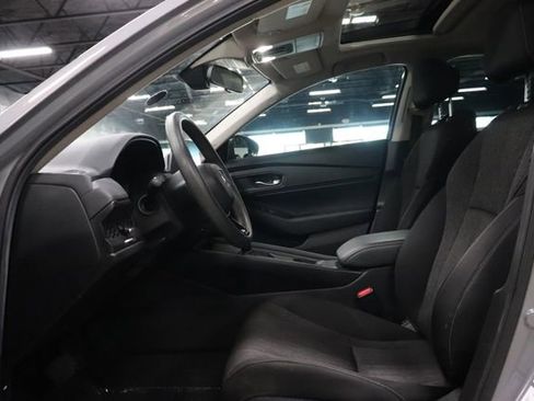 Used 2025 Honda Accord SE image 10