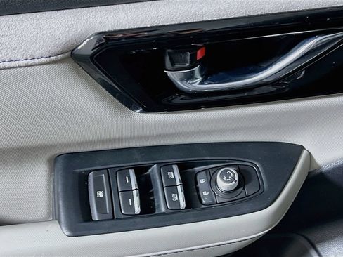 Used 2025 Subaru Forester Limited AWD/4WD image 16