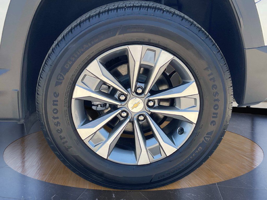 Used 2026 Chevrolet Equinox LT FWD image 34