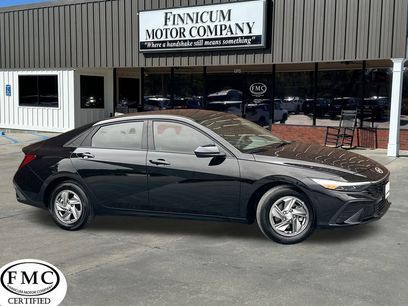 Used 2025 Hyundai Elantra SE w/ Cargo Package