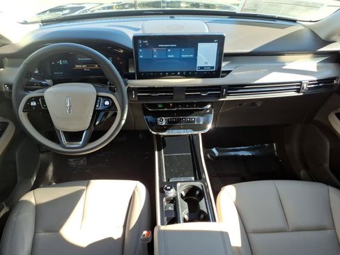 Certified 2024 Lincoln Corsair AWD image 12
