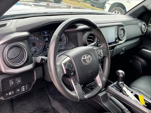 Used 2021 Toyota Tacoma TRD Off-Road w/ TRD Premium Off Road Package image 13