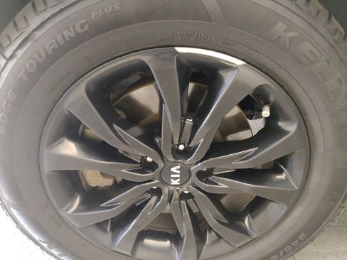 Used 2020 Kia Telluride LX AWD/4WD image 31