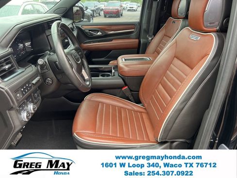 Used 2023 GMC Yukon XL Denali Ultimate AWD/4WD image 25
