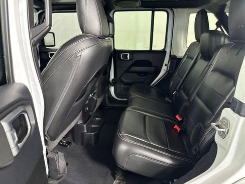 Used 2019 Jeep Wrangler Unlimited Sahara w/ Uconnect 4C Nav & Sound Group image 27