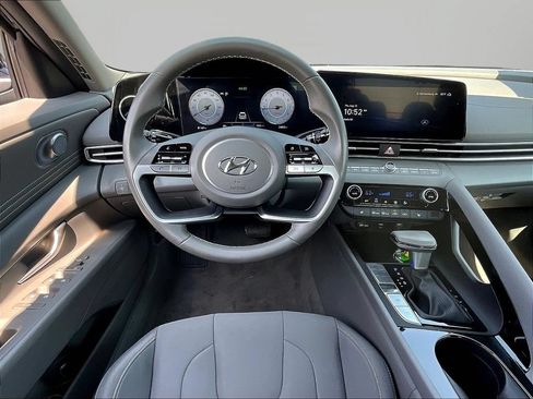 Certified 2023 Hyundai Elantra SEL w/ Convenience Package FWD image 8