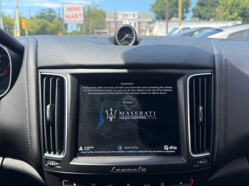 Used 2020 Maserati Levante S AWD/4WD image 25