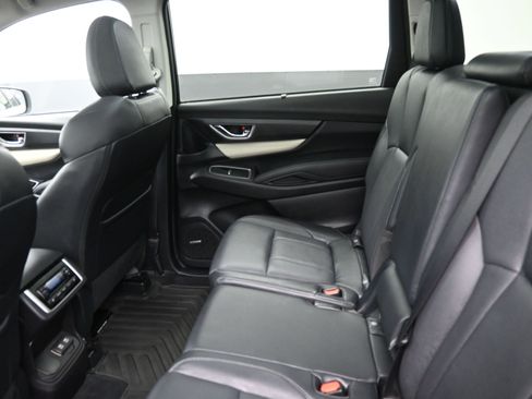 Used 2022 Subaru Ascent Limited w/ Technology Package image 32