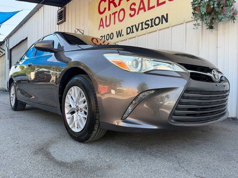 Used 2016 Toyota Camry LE FWD image 3