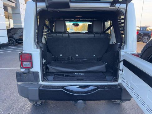 Used 2017 Jeep Wrangler Unlimited Sahara image 5