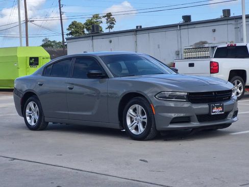 Used 2023 Dodge Charger SXT w/ Cold Weather Package RWD image 8