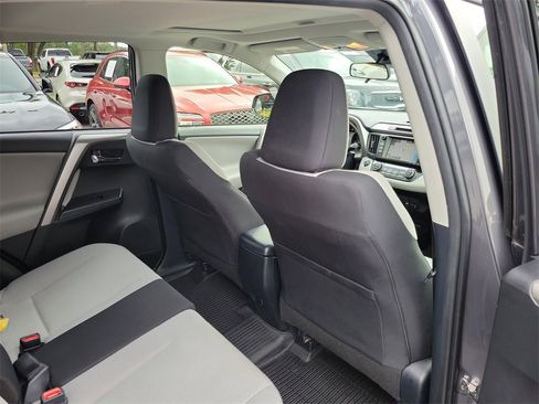 Used 2018 Toyota RAV4 XLE image 46