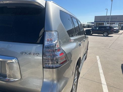 Used 2021 Lexus GX 460 Premium w/ Premium Package image 4
